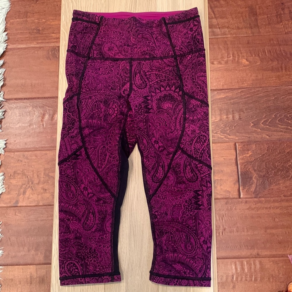 Lululemon Outrun Crop Capris 17”